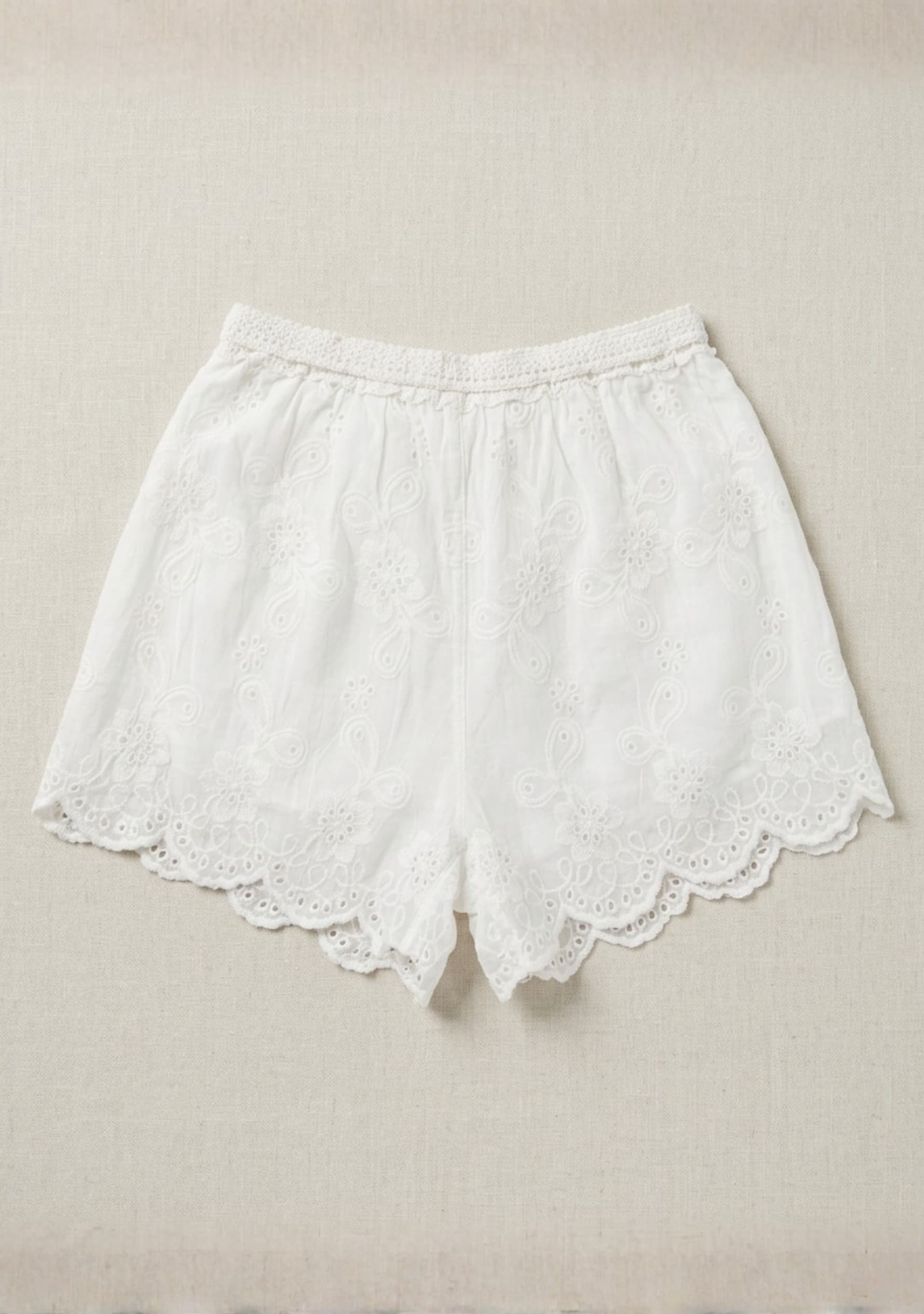 Avelisse Crochet Shorts (White)