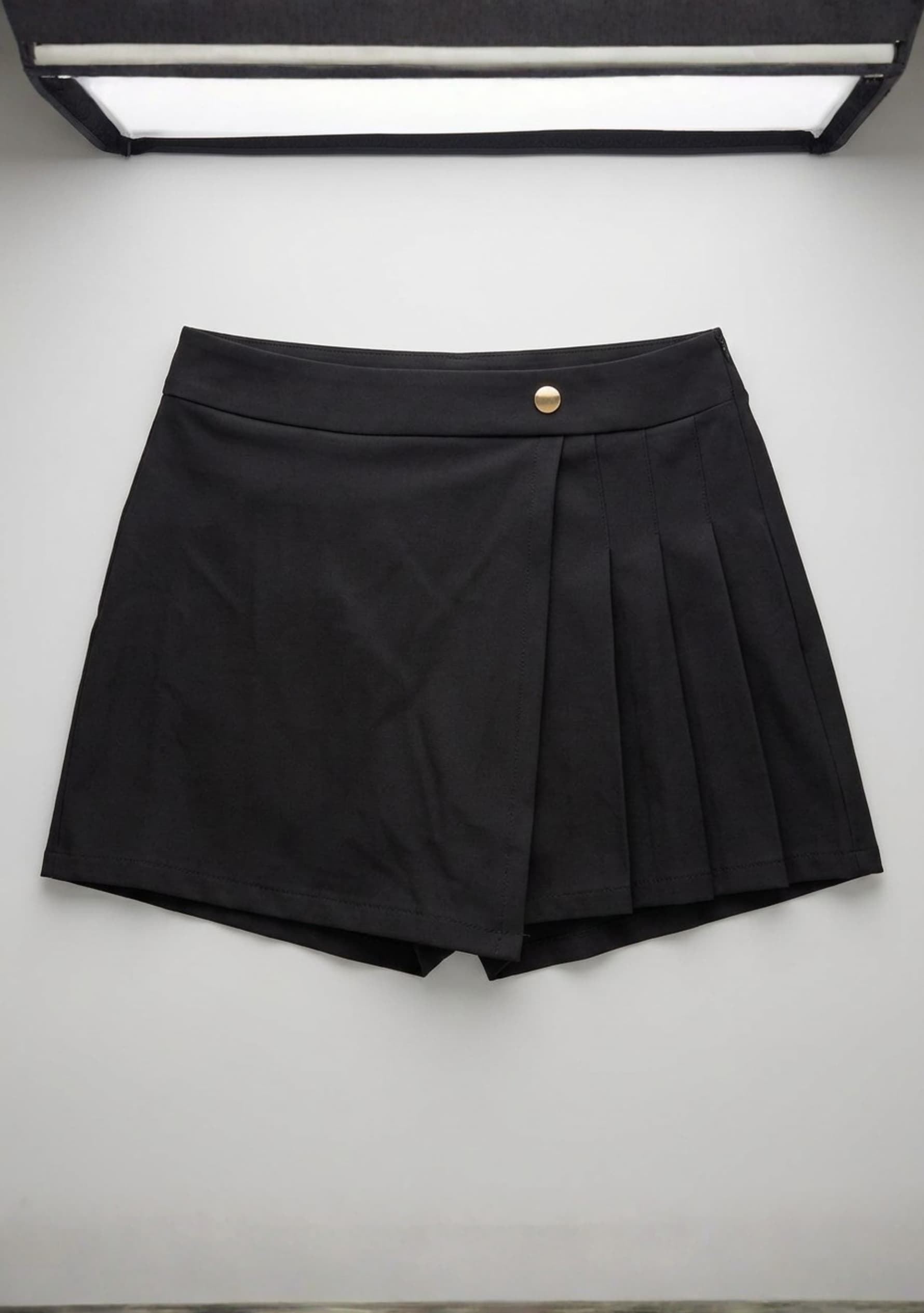 Blossom Pleat Skort (Black)